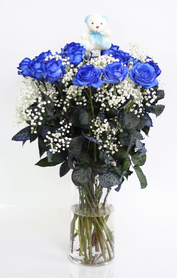 Blue Roses Bouquet mit Gypsophile und Blaubär
